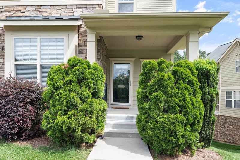204 Tobacco Leaf Ln, Apex, NC 27502