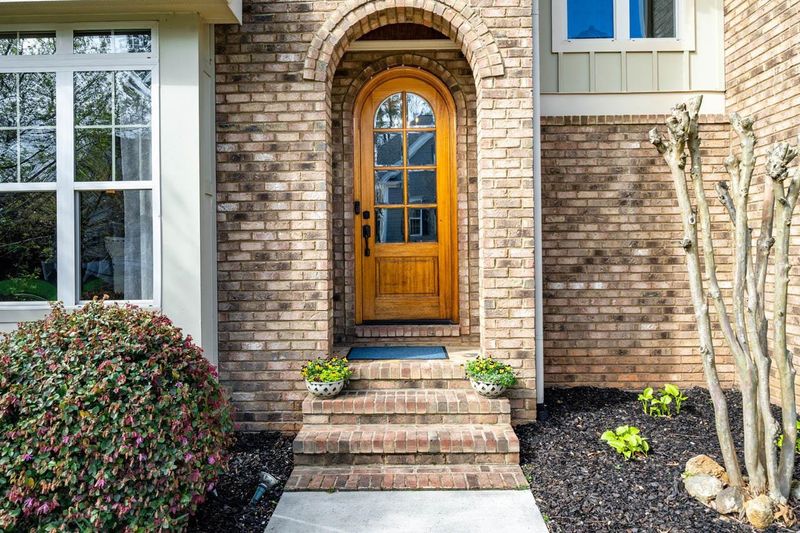 205 Dark Forest Dr, Chapel Hill, NC 27516