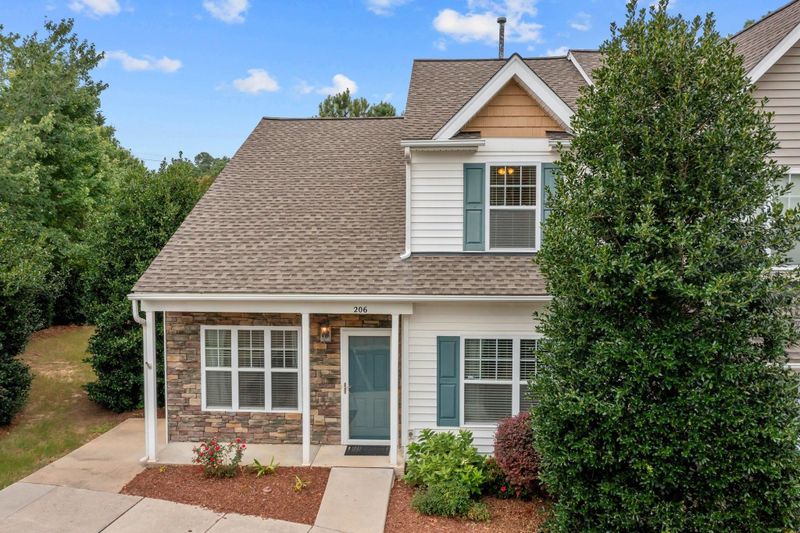 206 Shelter Haven Dr, Apex, NC 27502