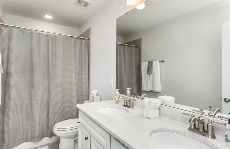 2060 Hosel Ln, Fuquay Varina, NC 27526