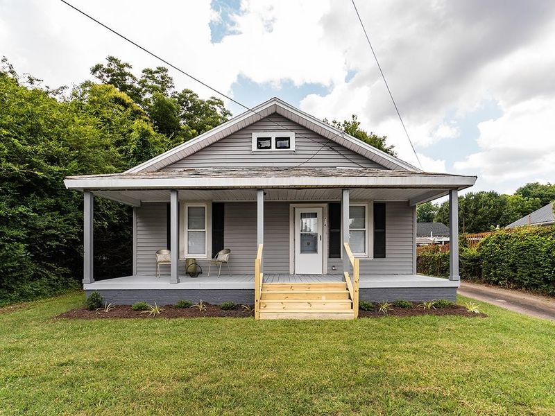 214 W Parker St, Graham, NC 27253