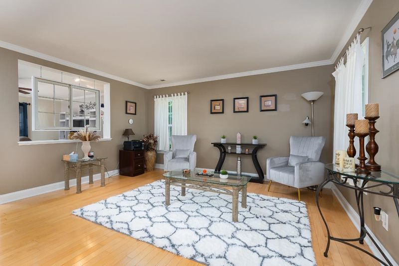 215 Hillview Dr, Durham, NC 27703