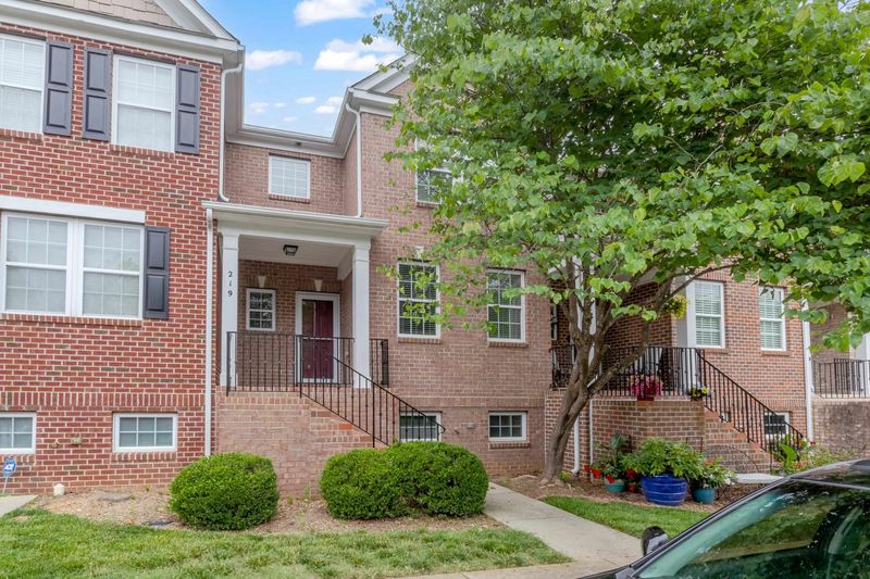 219 Grindstone Dr, Apex, NC 27502