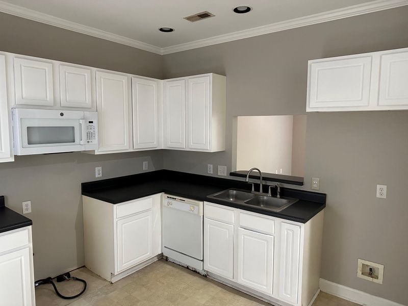2207 Longpine Ln, Raleigh, NC 27603