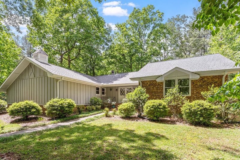 2425 Tilghman Cir, Chapel Hill, NC 27514