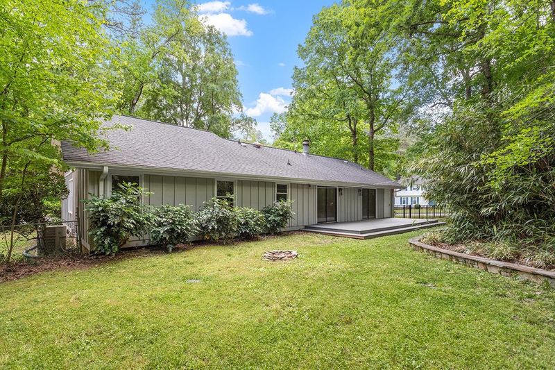 2425 Tilghman Cir, Chapel Hill, NC 27514