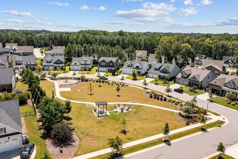 2436 Greenheath Dr, Fuquay Varina, NC 27526