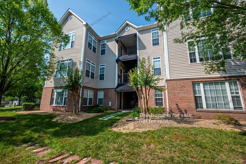 2511 Huntscroft Ln #300, Raleigh, NC 27617