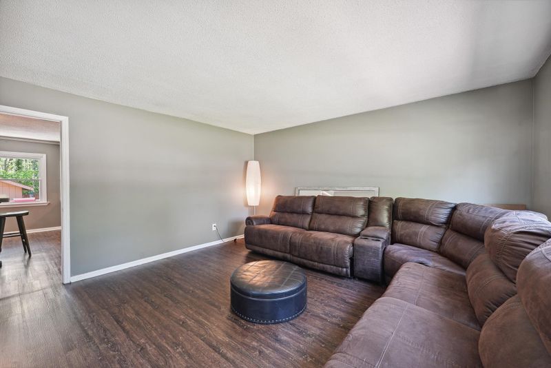 300 Plaza Dr, Garner, NC 27529