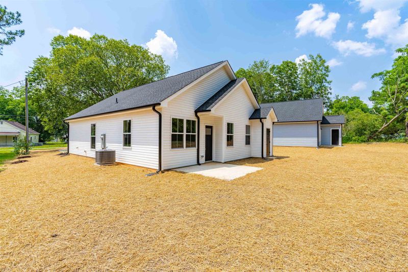 300 River Rd, Selma, NC 27576
