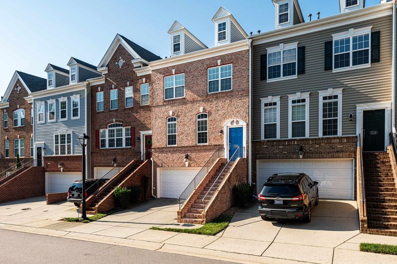 3120 Hudson Hill Ln, Raleigh, NC 27612