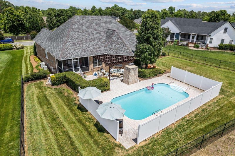 3542 Liberty Dr, Burlington, NC 27215