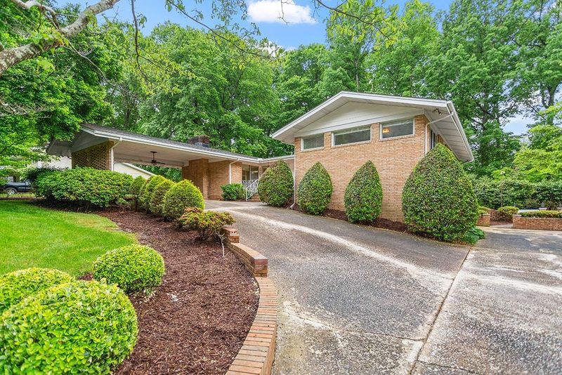 3725 Vesta Dr, Raleigh, NC 27603