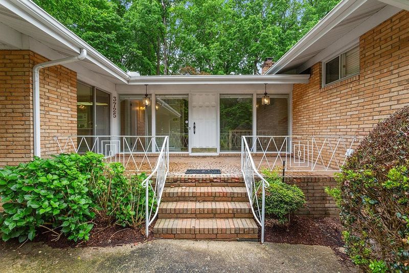 3725 Vesta Dr, Raleigh, NC 27603