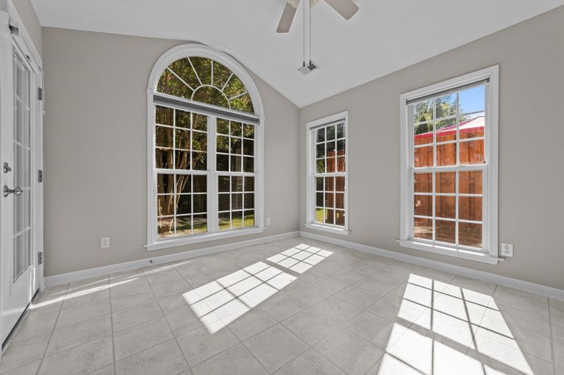 3729 Tartan Ln, Burlington, NC 27215