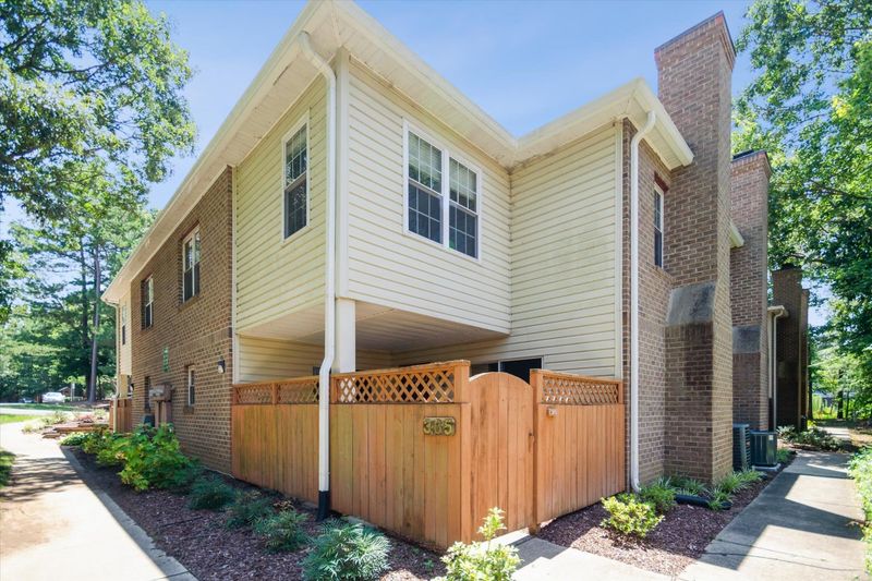 385 Summerwalk Cir #385, Chapel Hill, NC 27517