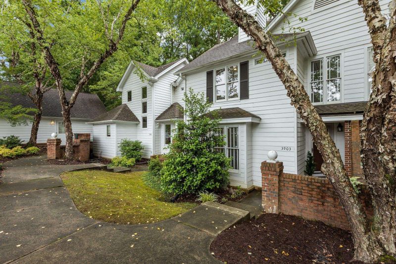 3903 Carnegie Ln, Raleigh, NC 27612