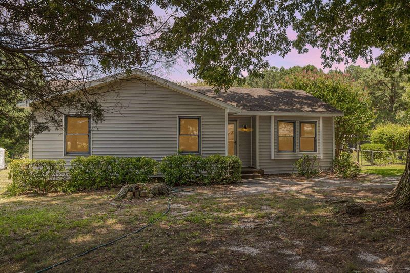 4000 Billy Hopkins Rd, Zebulon, NC 27597