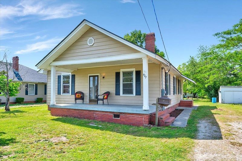 407 W E St, Erwin, NC 28339