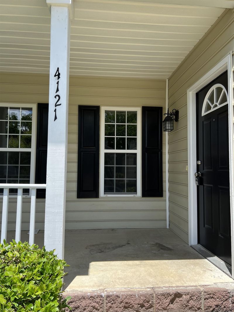 4121 Beaufain St, Raleigh, NC 27604
