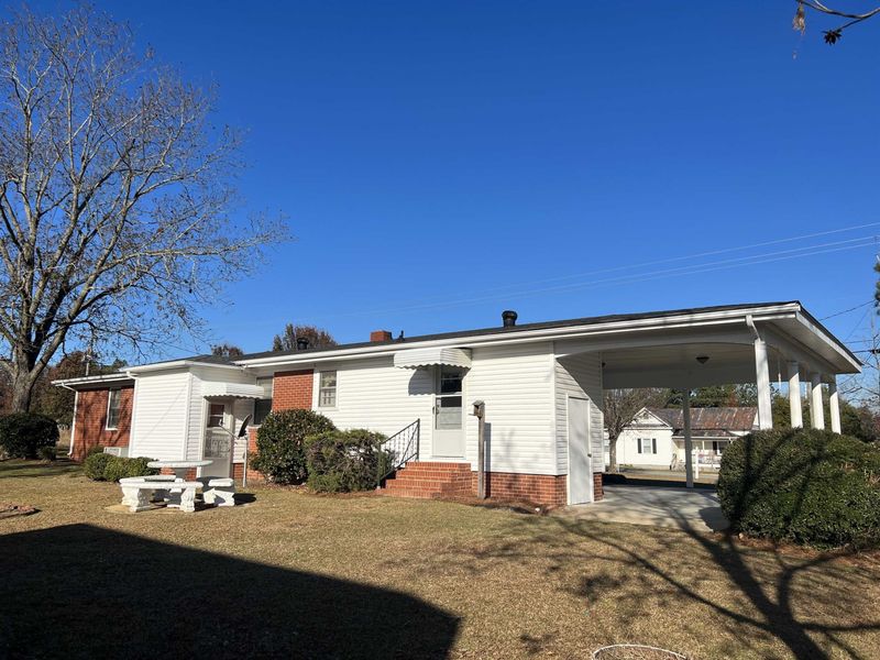 444 E Stewart St, Coats, NC 27521