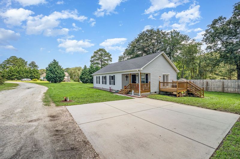 45 Strawberry Hill Ln, Fuquay Varina, NC 27526