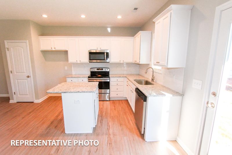 48 Olde Place Dr, Zebulon, NC 27597
