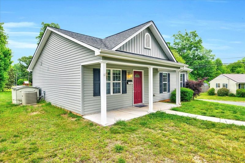 500 W Crawford St, Mebane, NC 27302