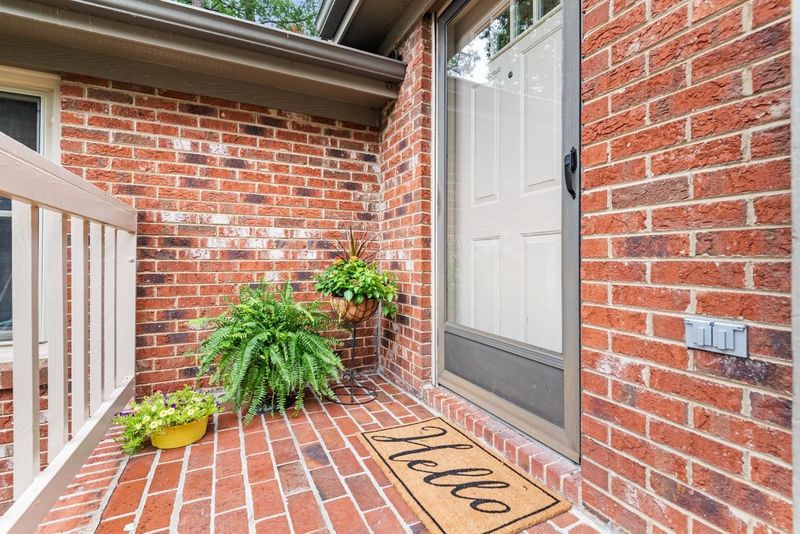 500 W Woodcroft Pw #7 B, Durham, NC 27713