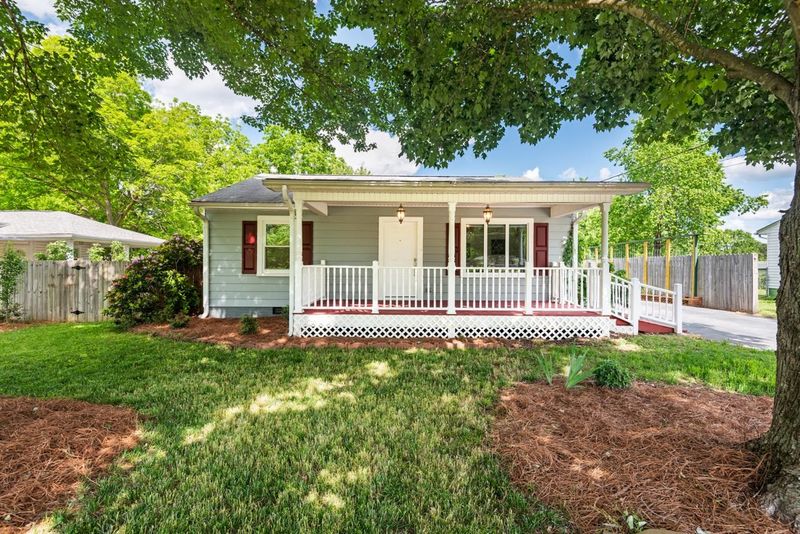 511 Forrest St, Hillsborough, NC 27278