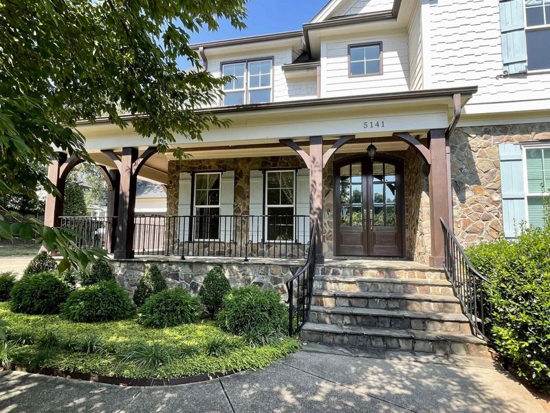 5141 Collingswood Dr, Raleigh, NC 27609