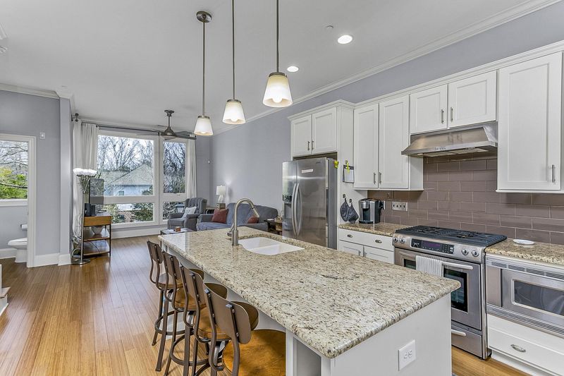 515 Hillsborough St #107, Chapel Hill, NC 27514