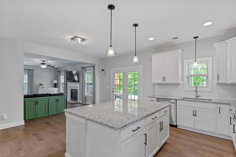 519 Richlands Cliff Dr, Youngsville, NC 27596