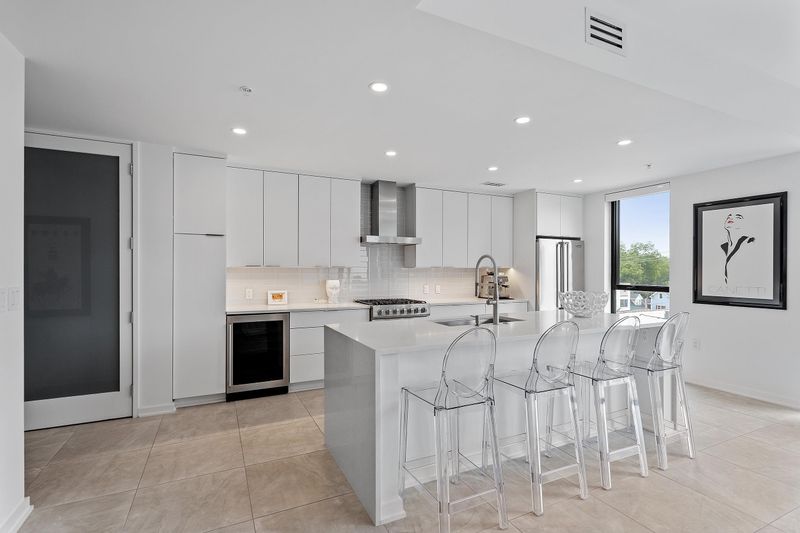 523 S West St #212, Raleigh, NC 27601