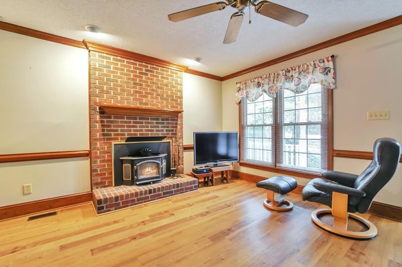 5316 Sandy Trail Dr, Knightdale, NC 27545