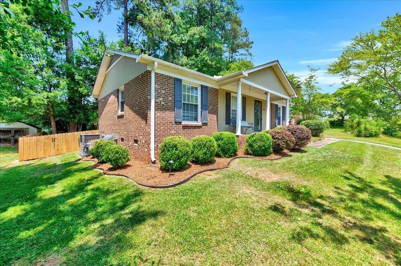 5905 N Hills Dr, Raleigh, NC 27609