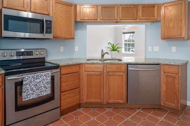 608 Parkander Ct, Raleigh, NC 27603