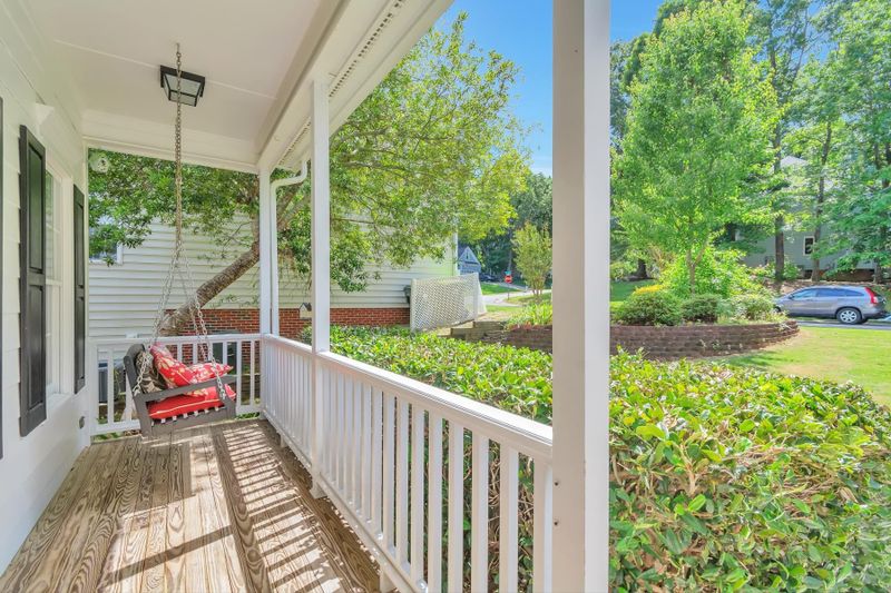 704 Bonhurst Dr, Holly Springs, NC 27540