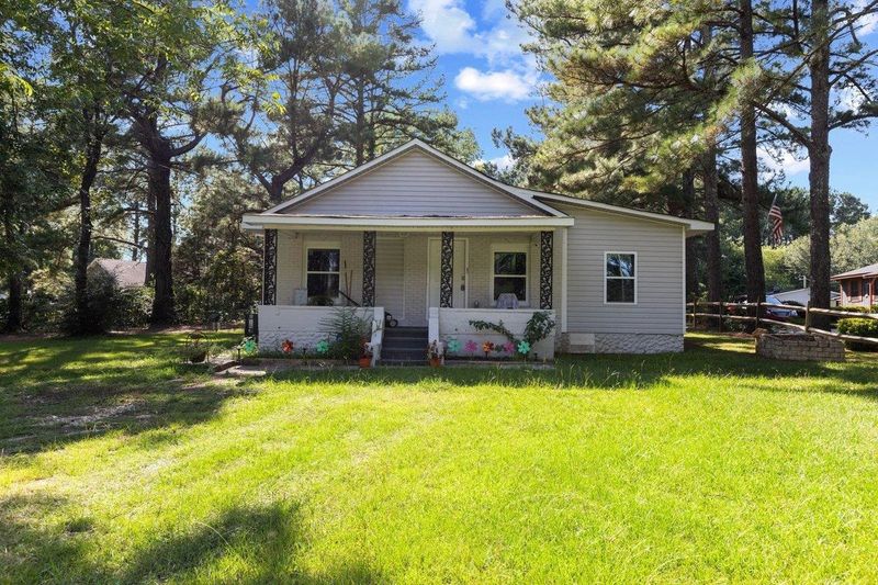 75 Roosevelt Rd, Erwin, NC 28339