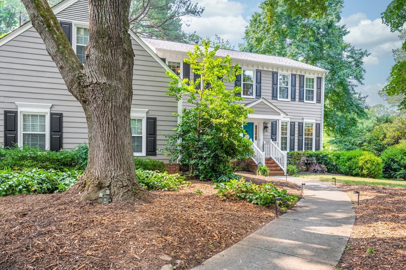 8 Lanecrest Pl, Durham, NC 27705