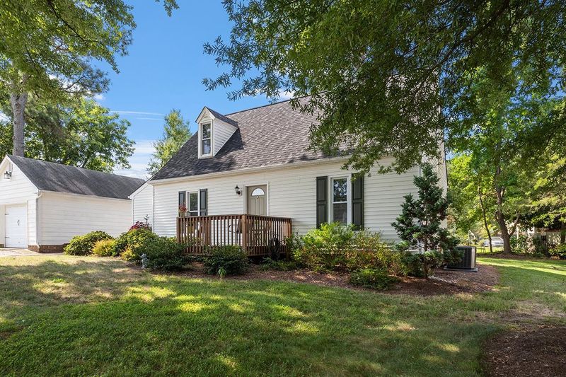 810 Olive St, Apex, NC 27502