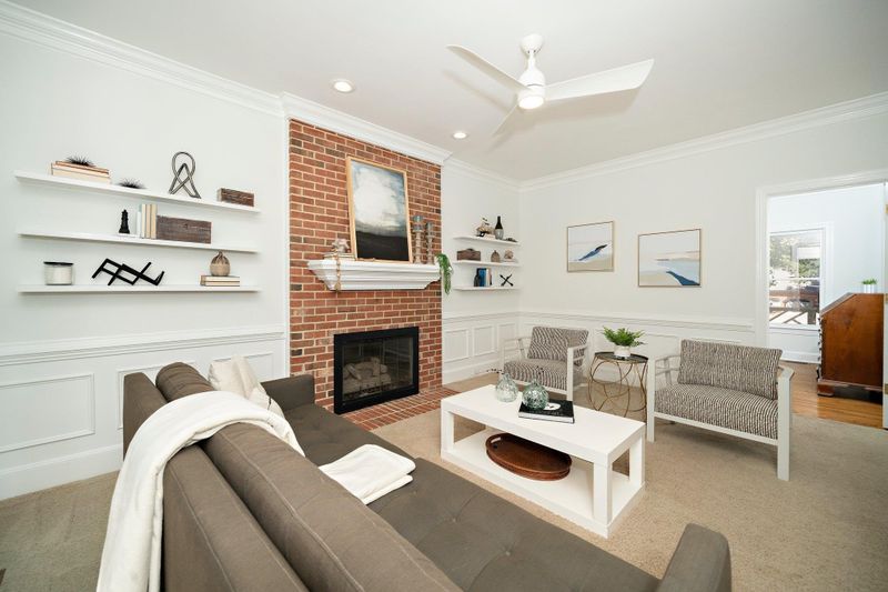 8121 Gabriels Bend Dr, Raleigh, NC 27612
