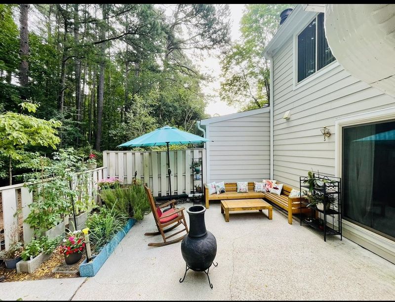 825 Green Ridge Dr, Raleigh, NC 27609