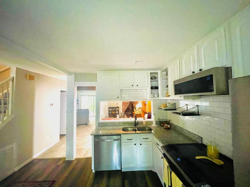 825 Green Ridge Dr, Raleigh, NC 27609