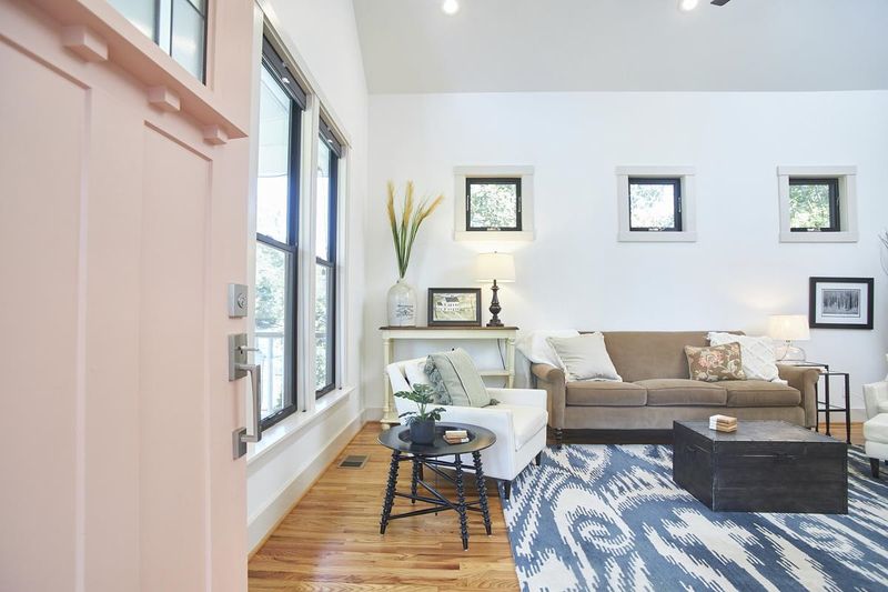 902 Benton St, Hillsborough, NC 27278
