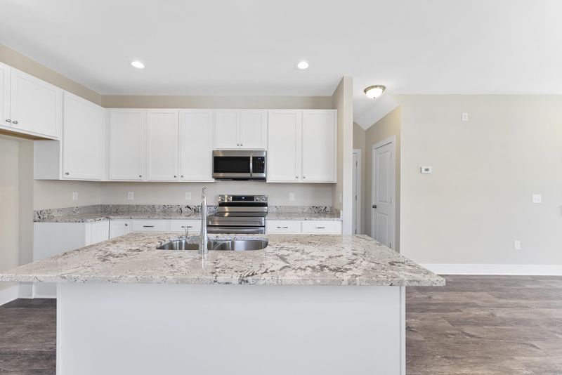 902 Hillman Ln, Mebane, NC 27302
