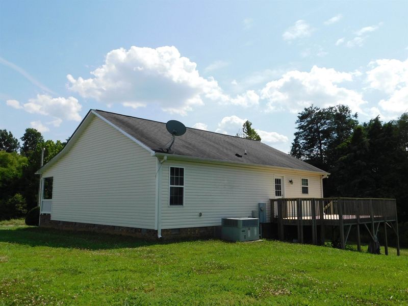 905 Black Angus Dr, Haw River, NC 27258
