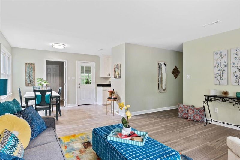941 Beverly Dr, Raleigh, NC 27610