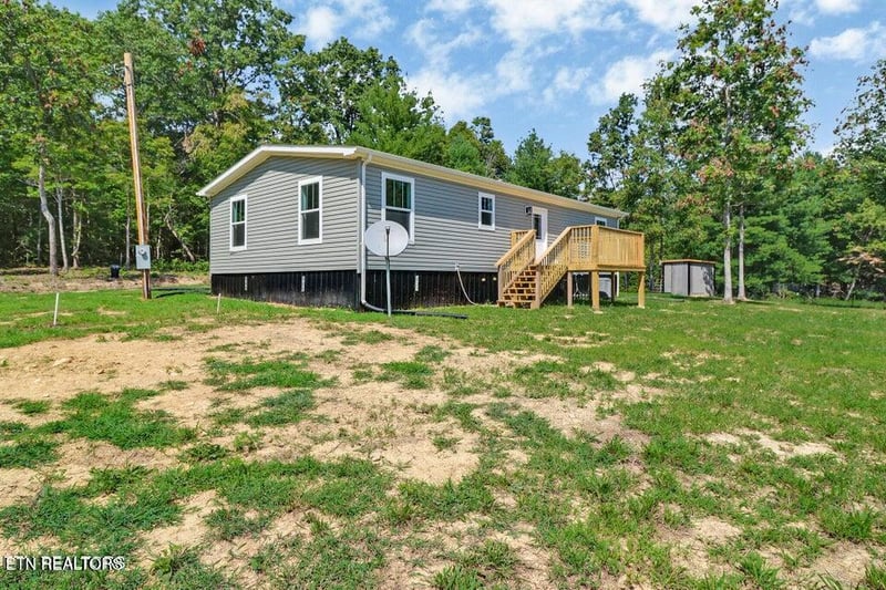 0 8 52 Acres 216 Valerie Dr, Deer Lodge, TN 37726