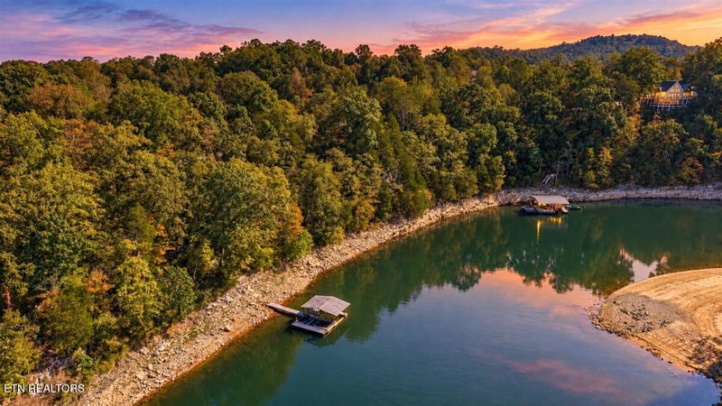 0 Bluff Tc, Jacksboro, TN 37757
